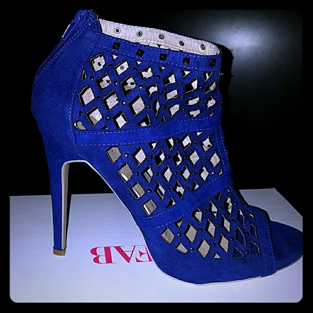 Navy blue heels